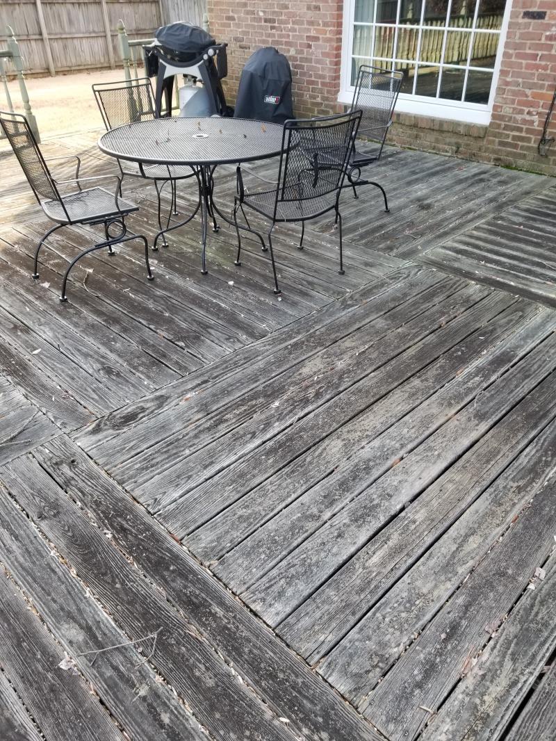 Deck and outdoor living space built by Robinson Inc